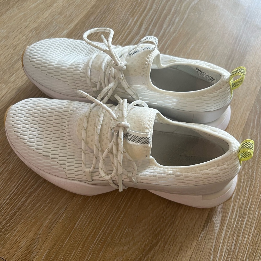 Women’s Sorel Sneaker Size 9